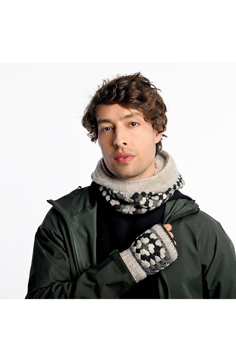 Nirvanna Designs Ryan Handwarmers, Alternate, color, Linen