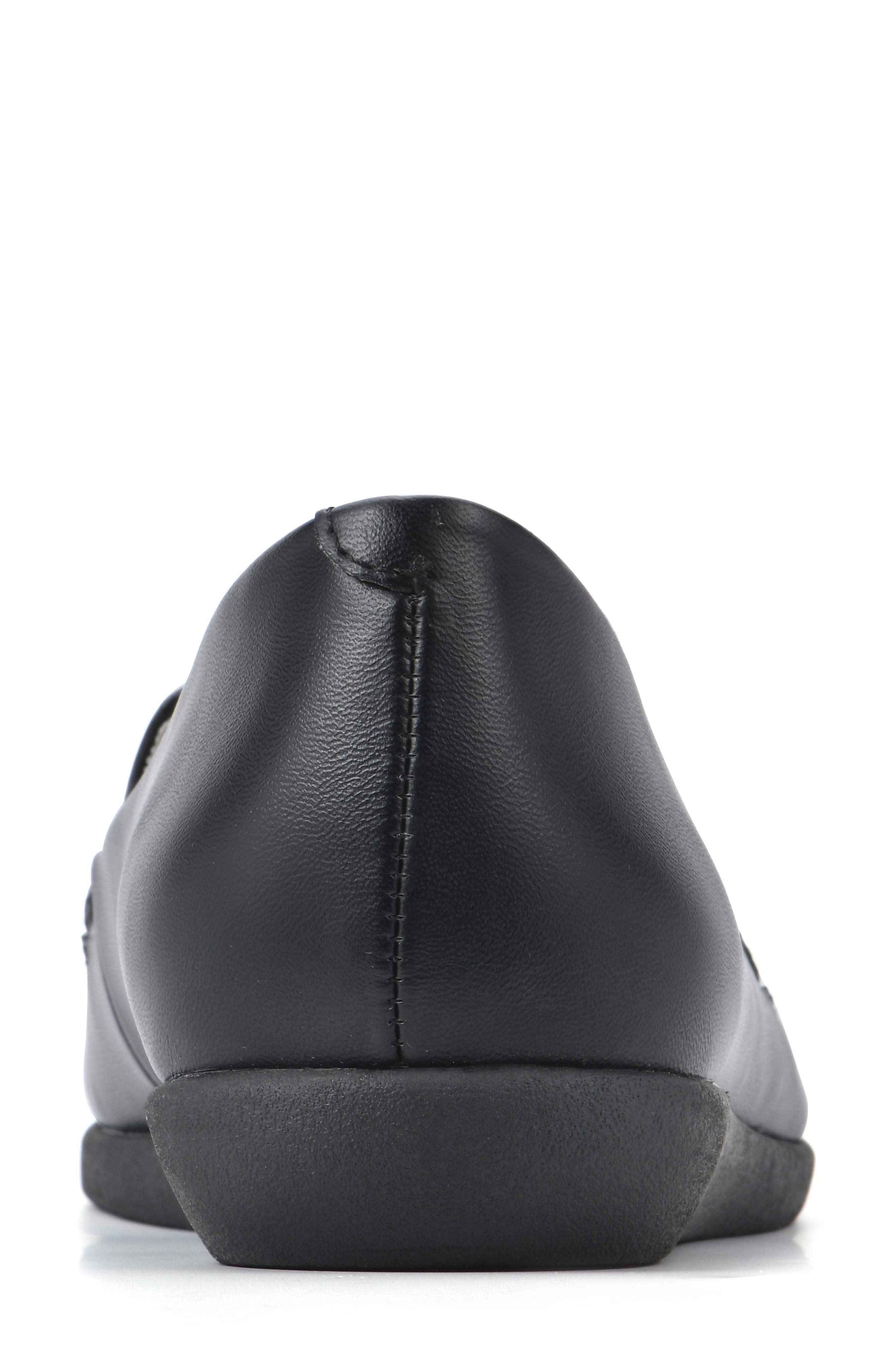 CLIFFS BY WHITE MOUNTAIN Maria Pointed Toe Loafer, Alternate, color, 