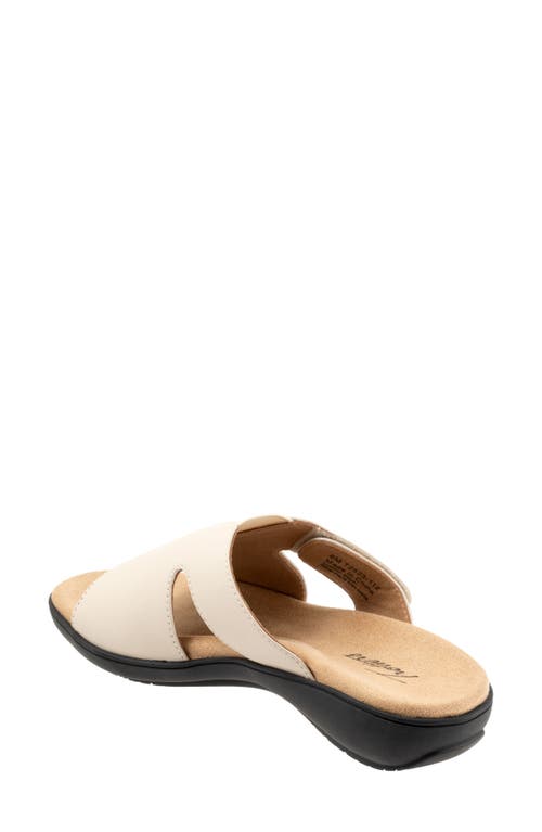 Trotters Roxine Slide Sandal In Ivory