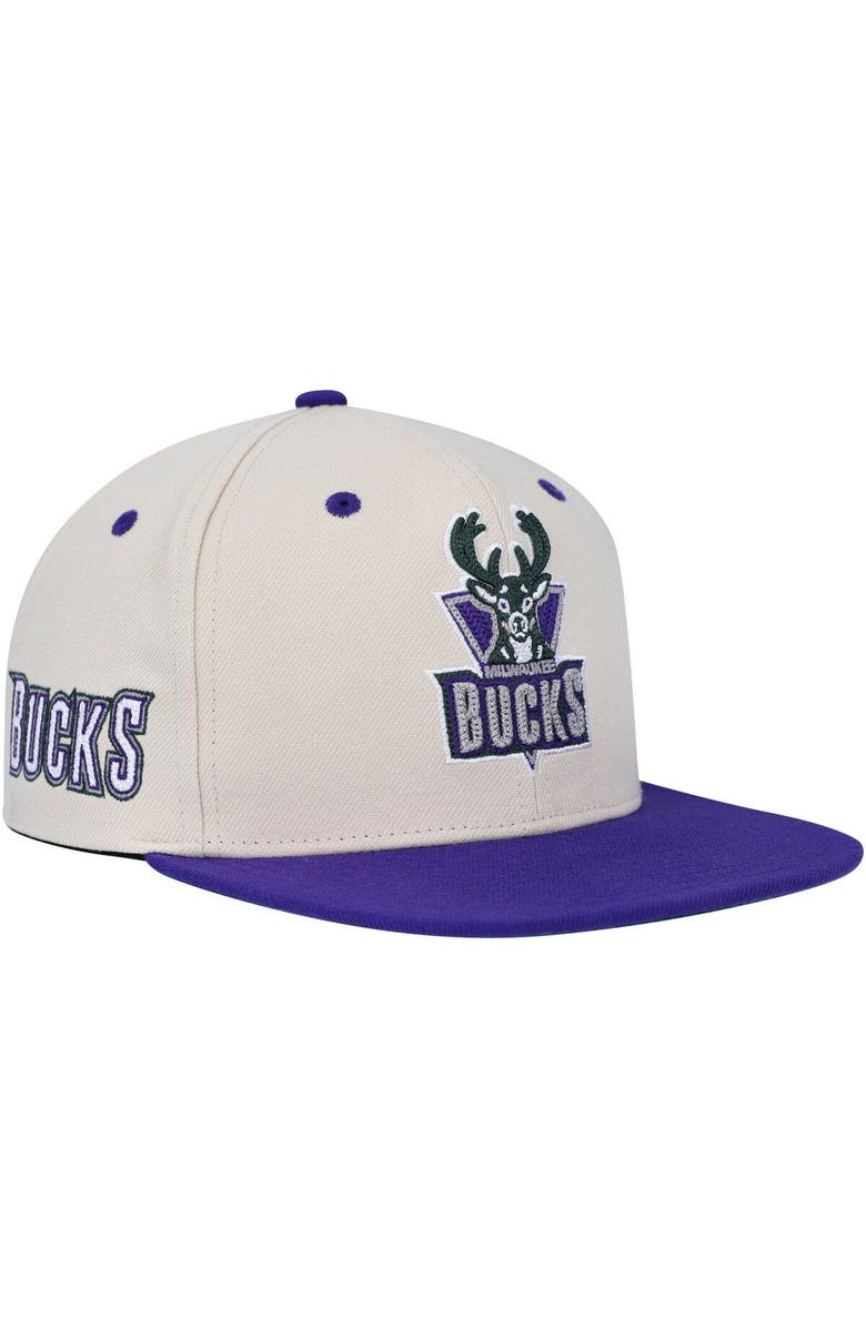 Mitchell & Ness Men's Mitchell & Ness  Cream/Purple Milwaukee Bucks Hardwood Classics 2-Tone Chain-Stitch Snapback Hat, Main, color, 