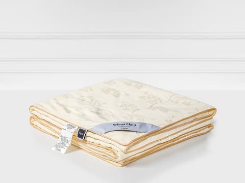 Selena Light Tussah silk comforter