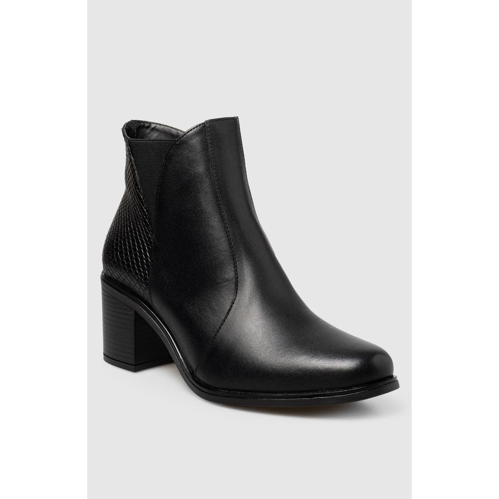 Manela Alex "v" Chelsea Bootie