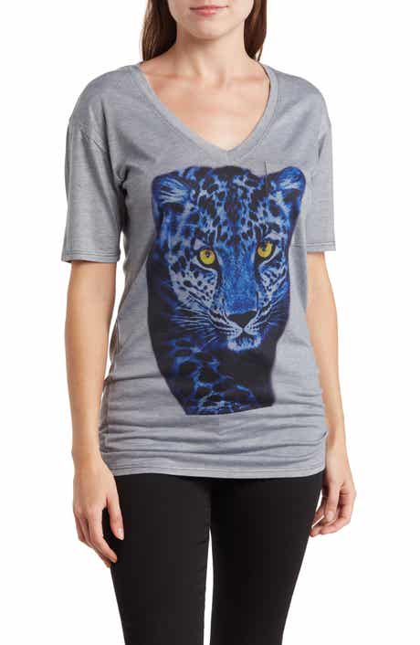 GO COUTURE Deep V-Neck Art Print T-Shirt