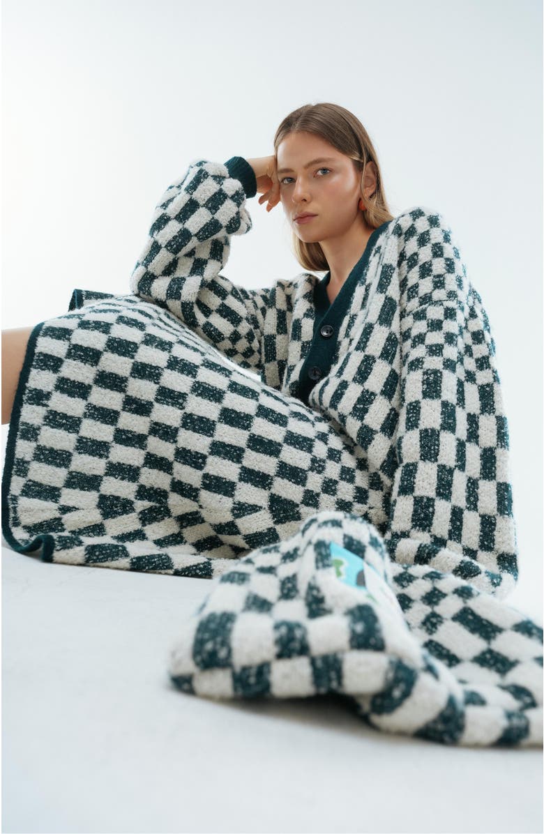 De Loreta Victoria V-Neck Alpaca Blend Cardigan, Alternate, color, 