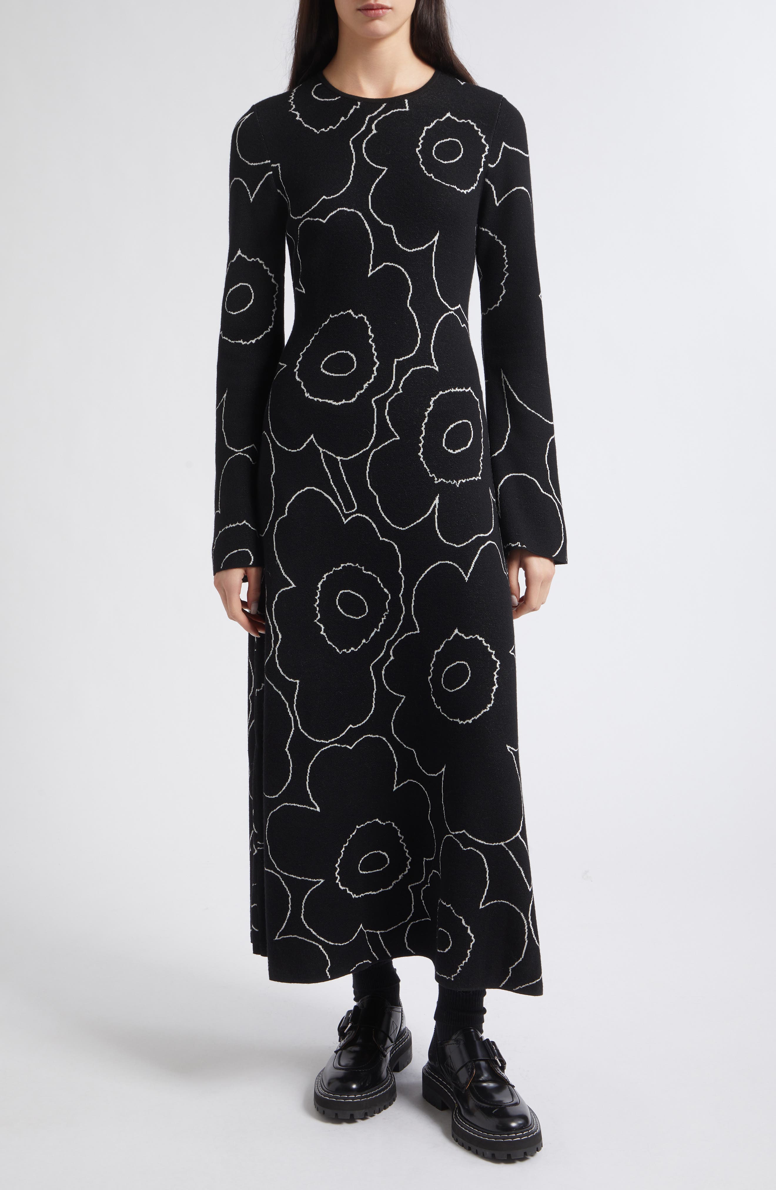 selected BLACK OFF WHITE