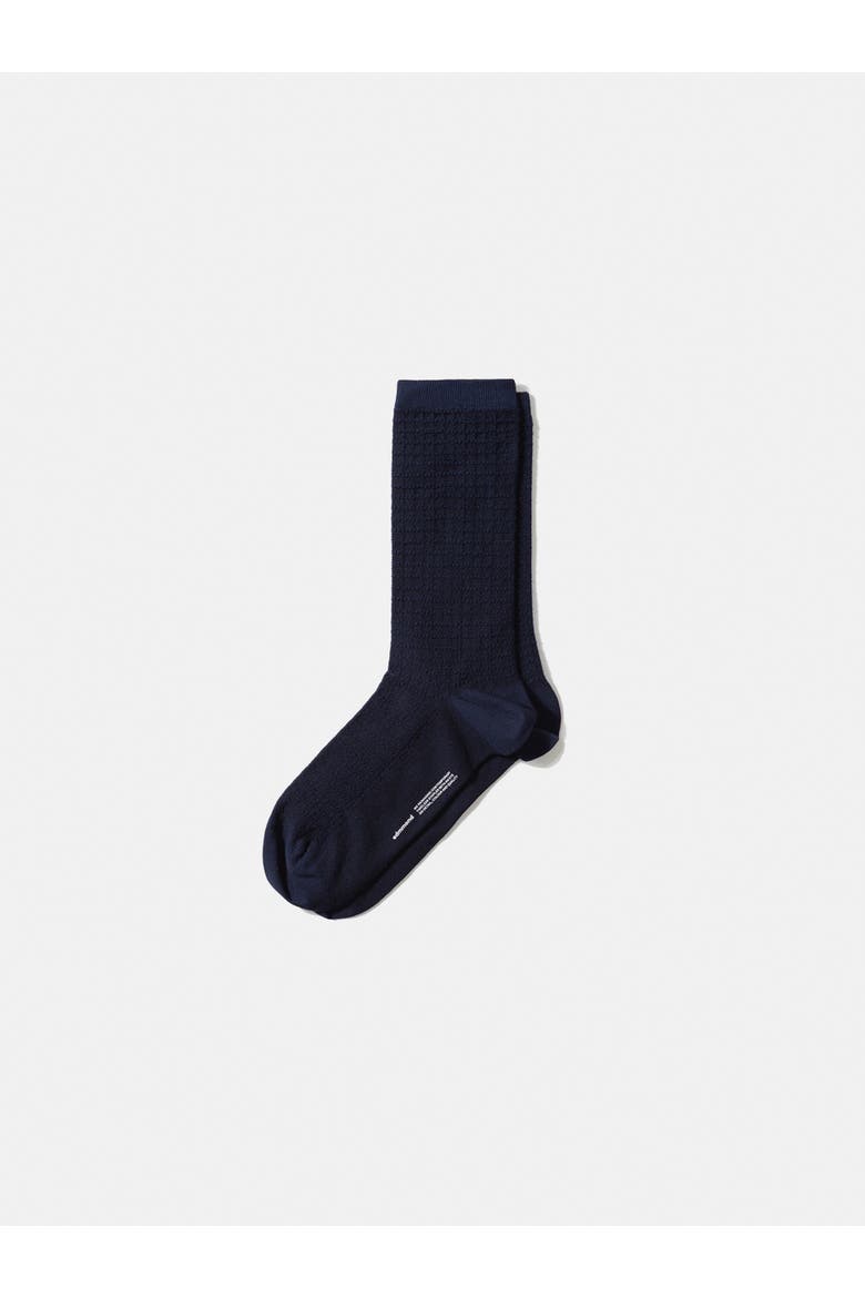 Pillow Textured Crew Socks, Main, color, Plain Navy