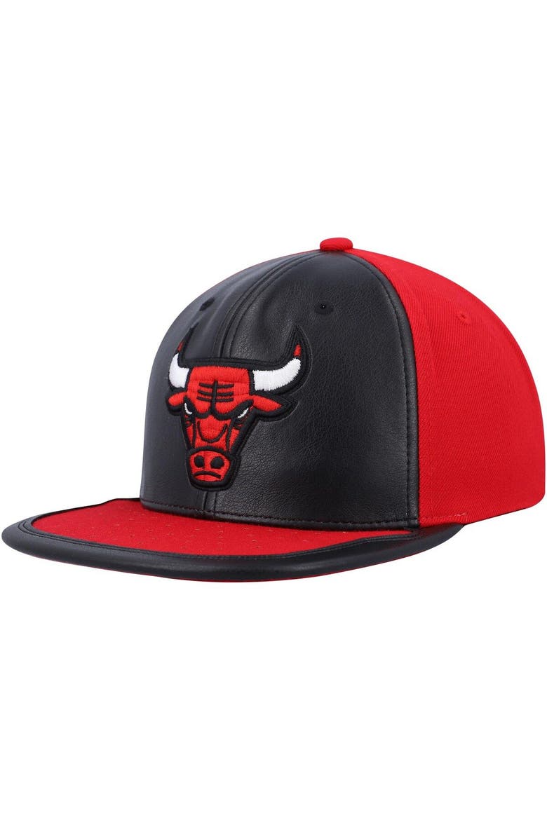Men's Mitchell & Ness Black/Red Chicago Bulls Day One Snapback Hat, Main, color, Black