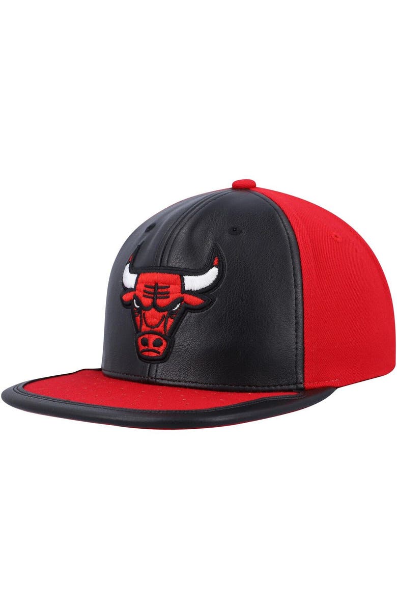 Mitchell & Ness Men's Mitchell & Ness Black/Red Chicago Bulls Day One Snapback Hat, Main, color, Black