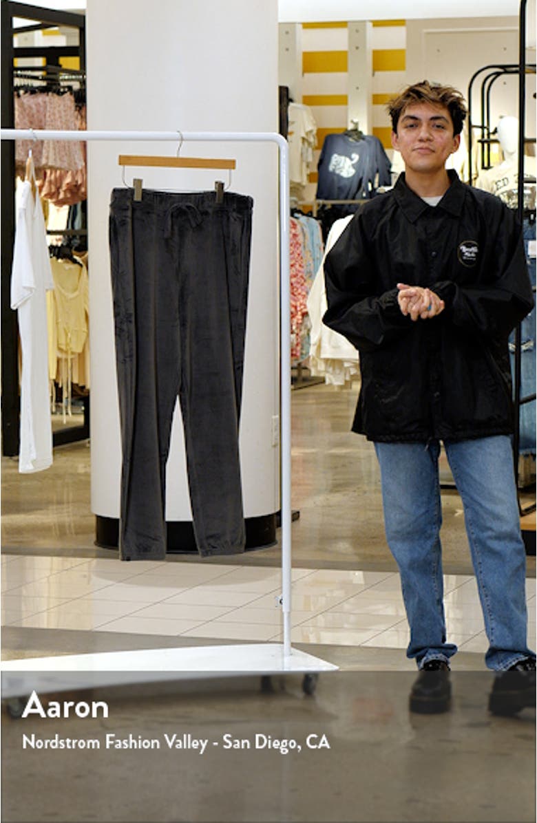 LuxeChic<sup>®</sup> Joggers, sales video thumbnail