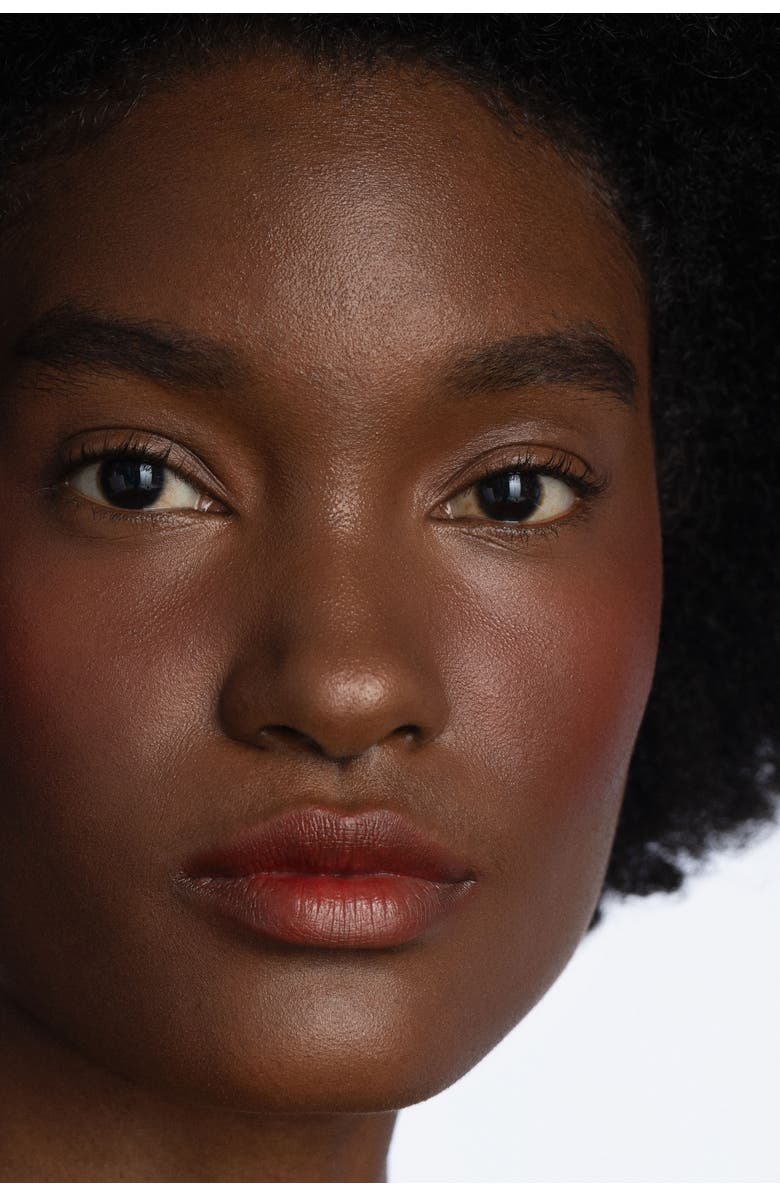 Kiss Kiss Bee Glow Lip Oil