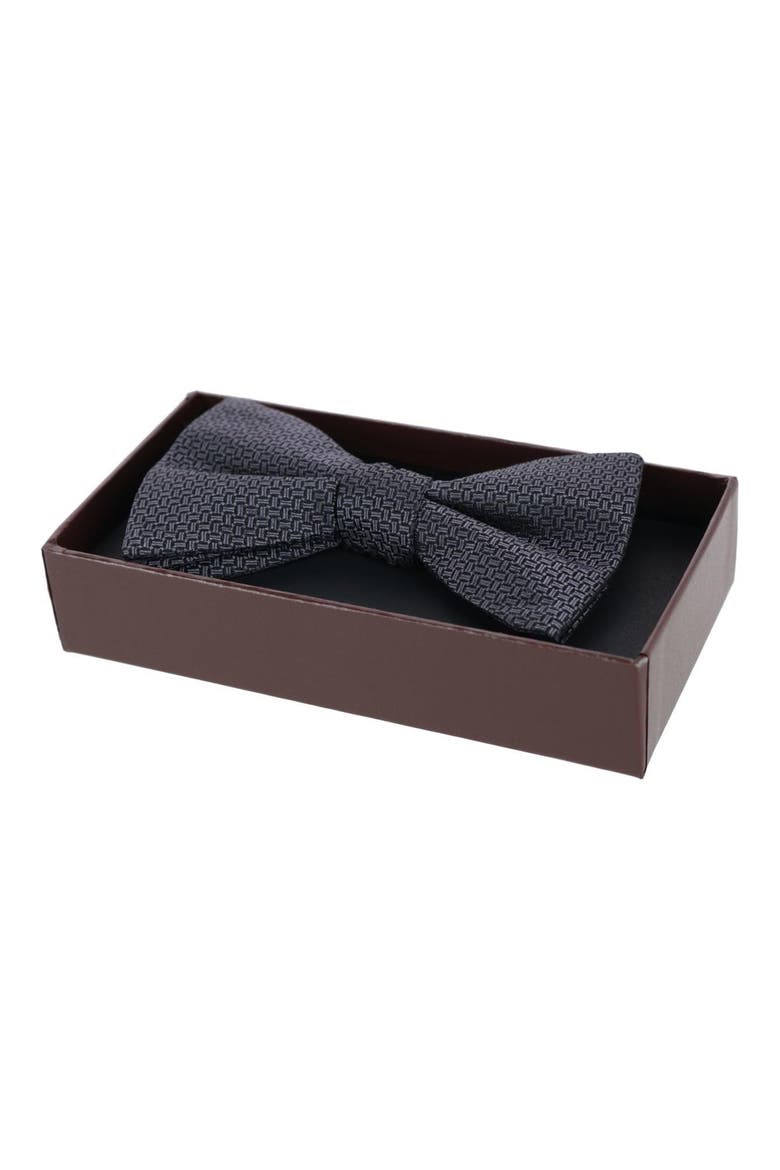 The Monte Bello Interlocked Silk Pre-Tied Bow Tie, Alternate, color, GRAPHITE