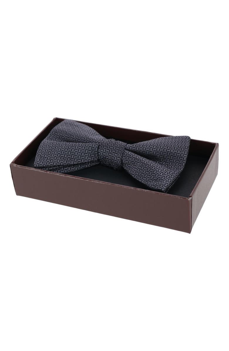 Trafalgar The Monte Bello Interlocked Silk Pre-Tied Bow Tie, Alternate, color, Graphite