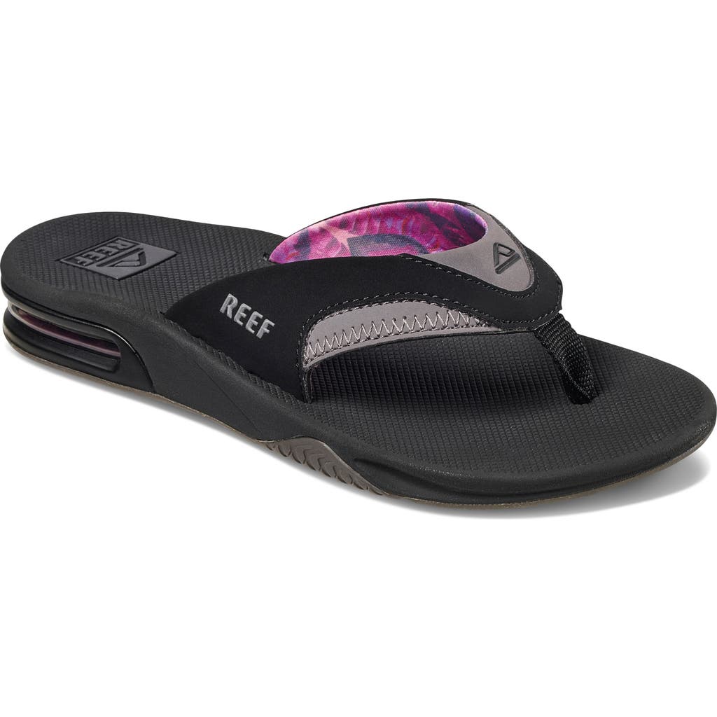 Reef Fanning Flip Flop in Black/Grey
