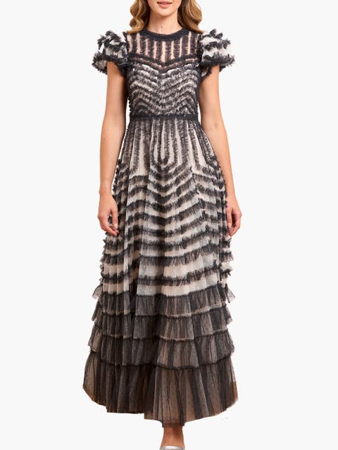 La Vie En Rose Round Neck Gown