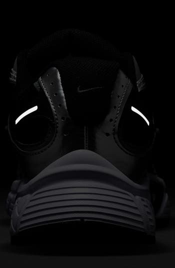 V5 RNR Sneaker