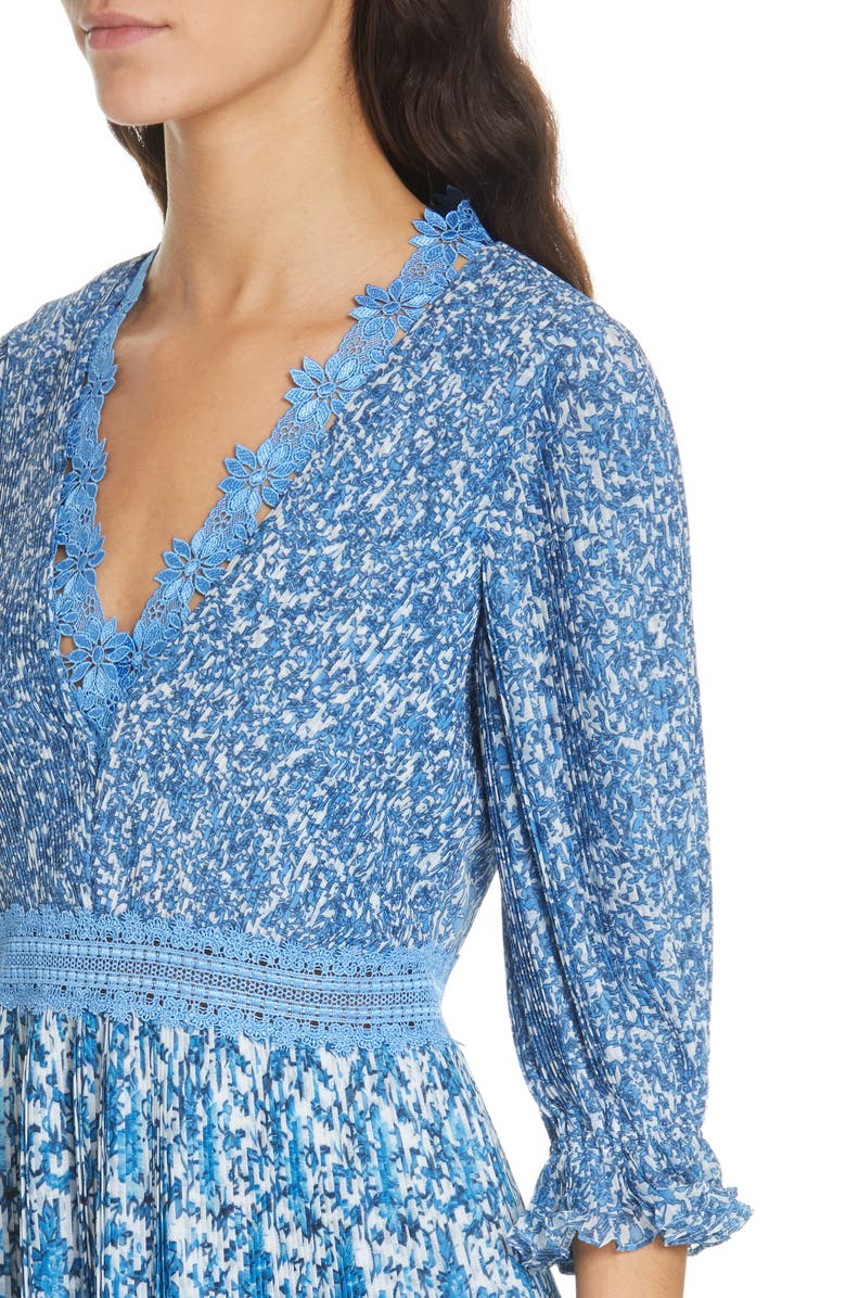 Alice + Olivia Jonna Plissé V-Neck Dress, Alternate, color,