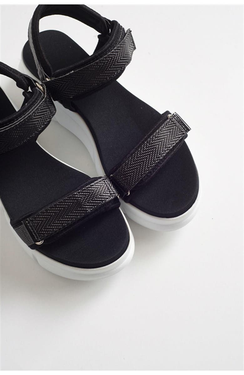 Prologue Shoes Yrmengardis Strappy Sandal, Alternate, color, Black