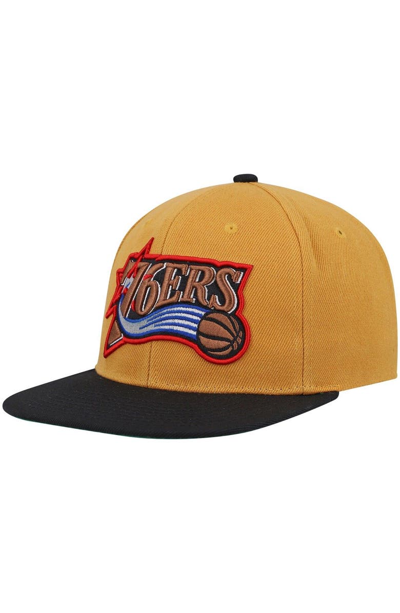 Mitchell & Ness Men's Mitchell & Ness Gold/Black Philadelphia 76ers Hardwood Classics Snapback Hat, Alternate, color,