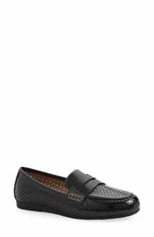 White Mountain Footwear Wallace Perforated Penny Loafer