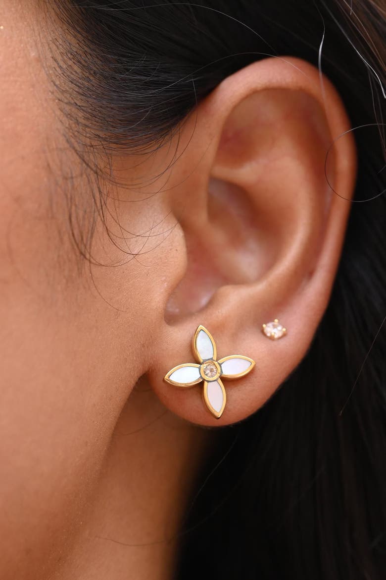 Floral Stud, Alternate, color, Yellow Gold