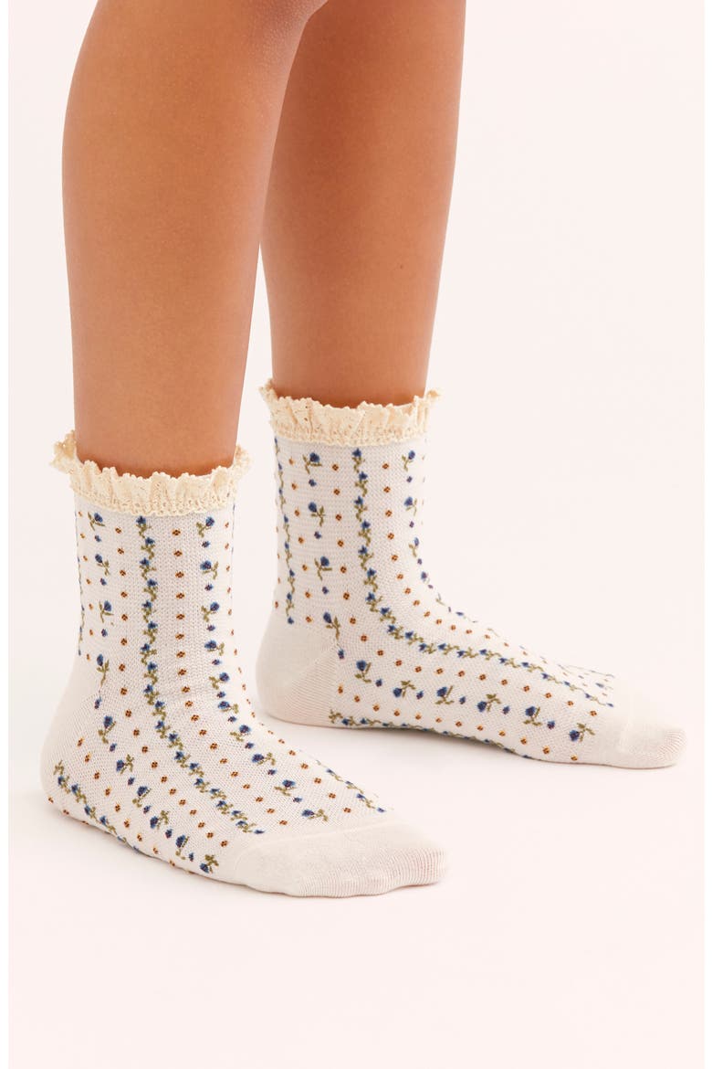 Rosebud Waffle Knit Ankle Socks, Main, color, IVORY