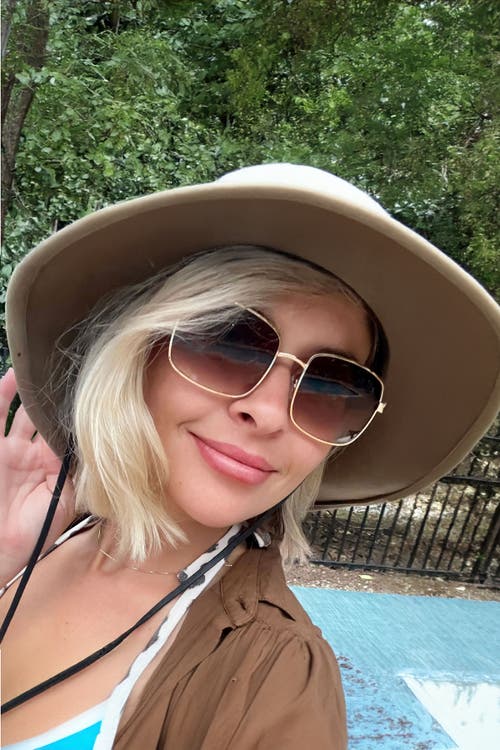Velvet Eyewear Ruby Sunglasses In Gold 2