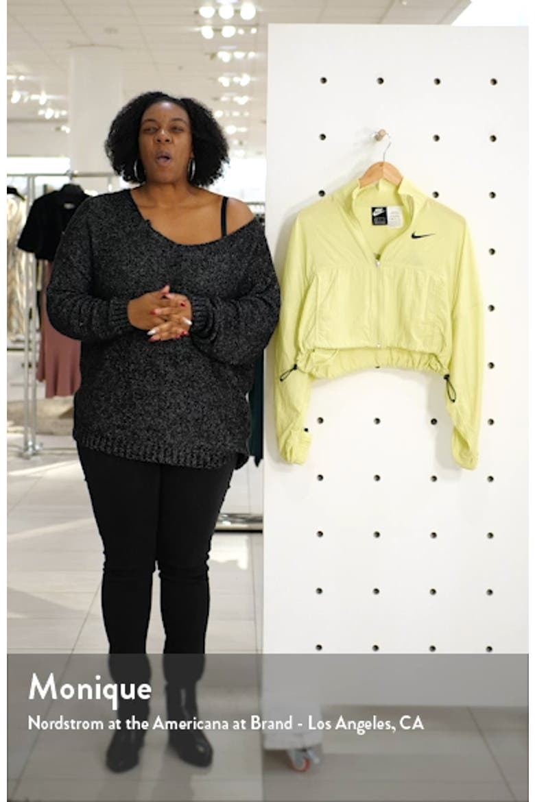 Sportswear Swoosh Crop Jacket video