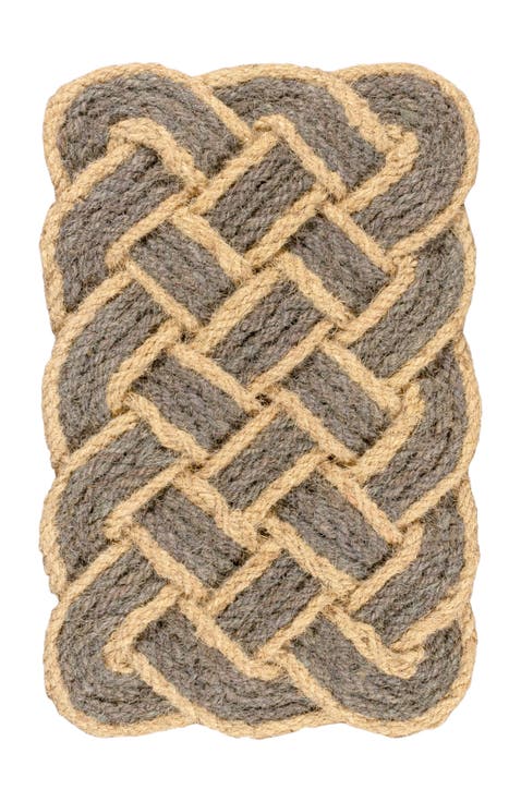 Maeve Classic Coastal Scalloped Basketweave Coir Indoor/Outdoor DoorMat