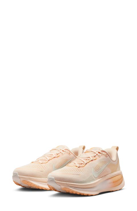 Vomero 18 Running Shoe (Women)