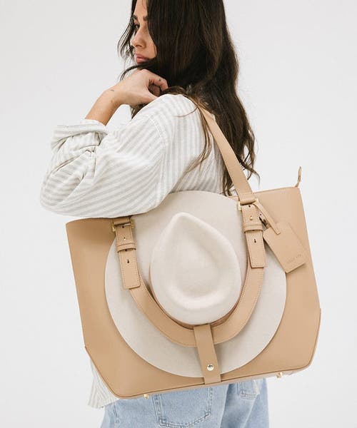 Gigi Pip Hayes Hat Carrying Tote In Tan