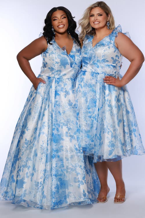 Sydney's Closet Bra-friendly A-line Plus Size Floral Gown In Blue Floral