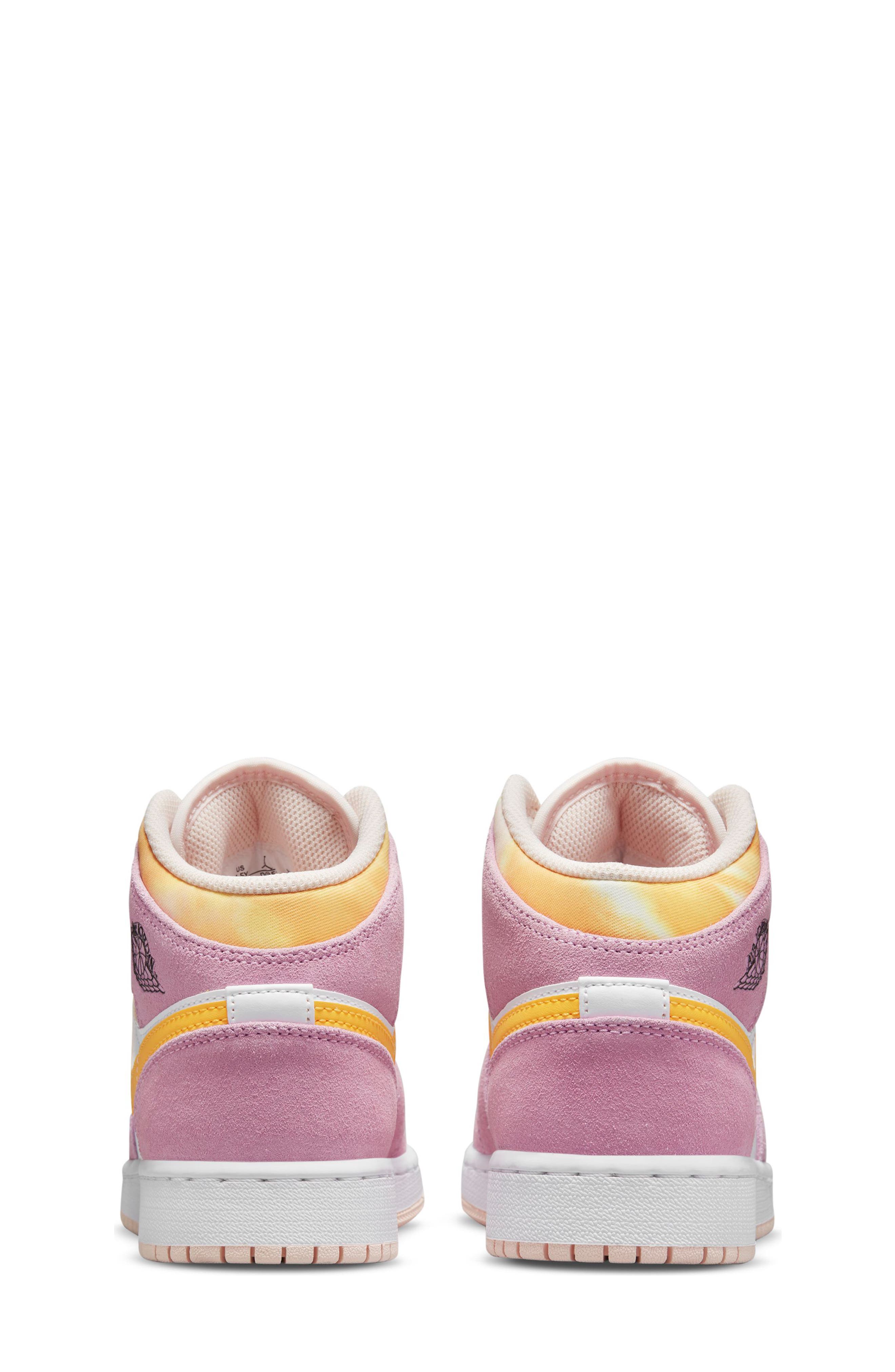 Nike Air Jordan 1 Mid SE Basketball Sneaker, Alternate, color, 