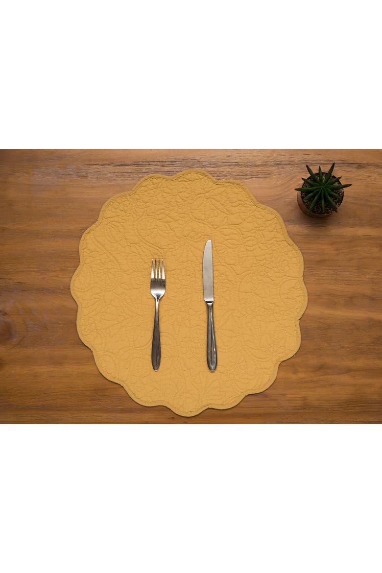 Christiana Honey Reversible Machine Washable Round Scallop Quilt Placemats Set of 6, Alternate, color, Yellow