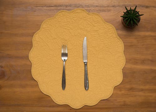 C & F Home C&f Home Christiana Honey Reversible Machine Washable Round Scallop Quilt Placemats Set Of 6 In Yellow