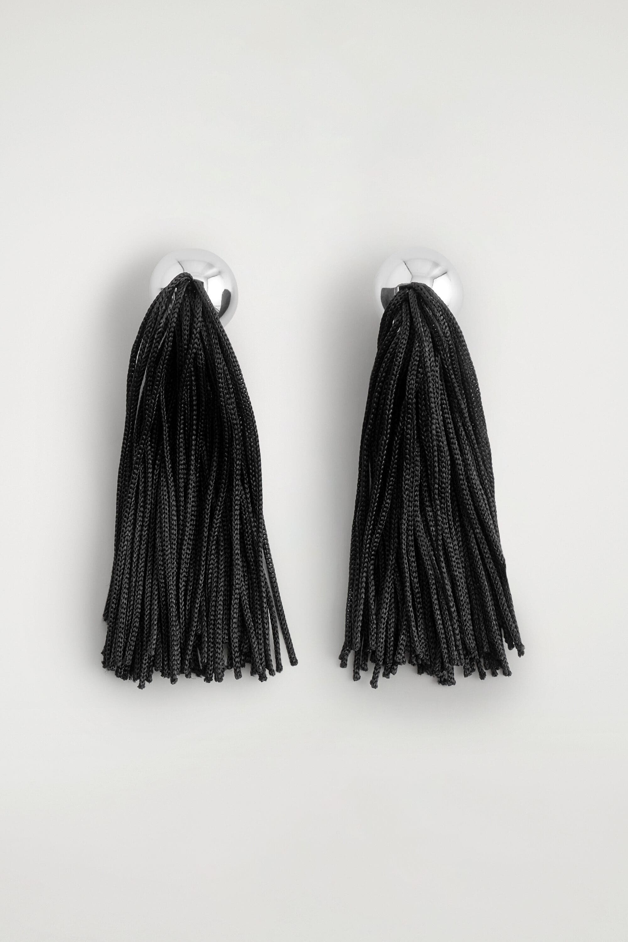 selected BLACK / SILVER
