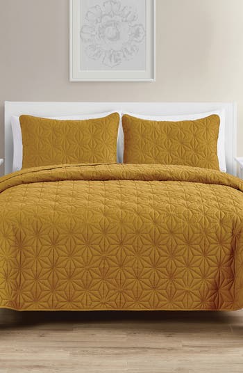 Kaleidoscope Embossed Geometric Quilt Set - King