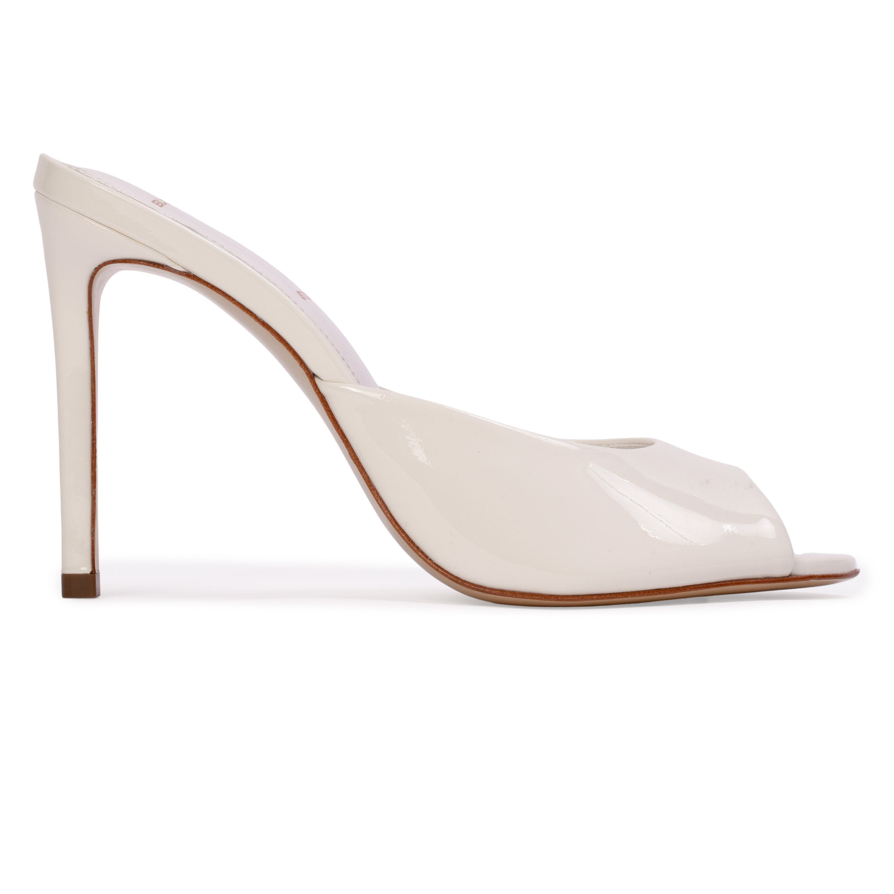 Alessia Mule, Main, color, Coconut Patent