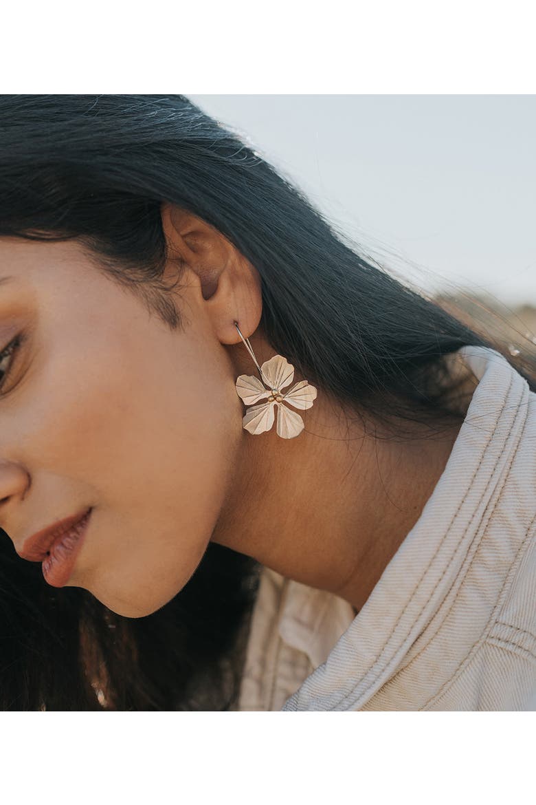 Sayuri Flower Drop Earrings, Alternate, color, Gold