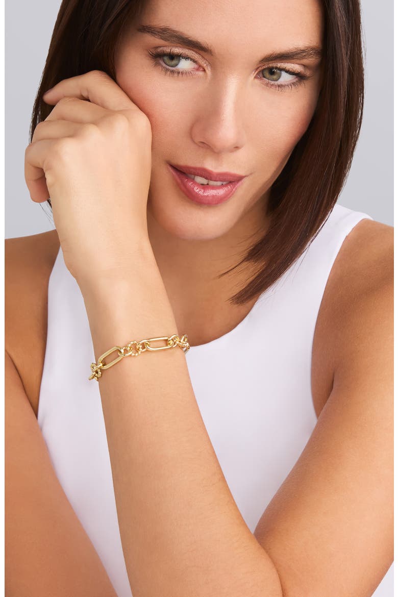 Signature Caviar Fluted Link Toggle Bracelet, Alternate, color, GOLD