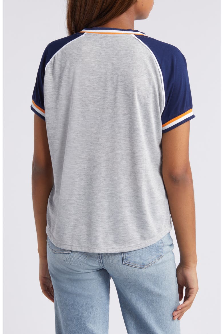 Women's WEAR by Erin Andrews Heather Gray Chicago Bears Cropped Raglan Throwback V-Neck T-Shirt, Alternate, color, Heather Gray