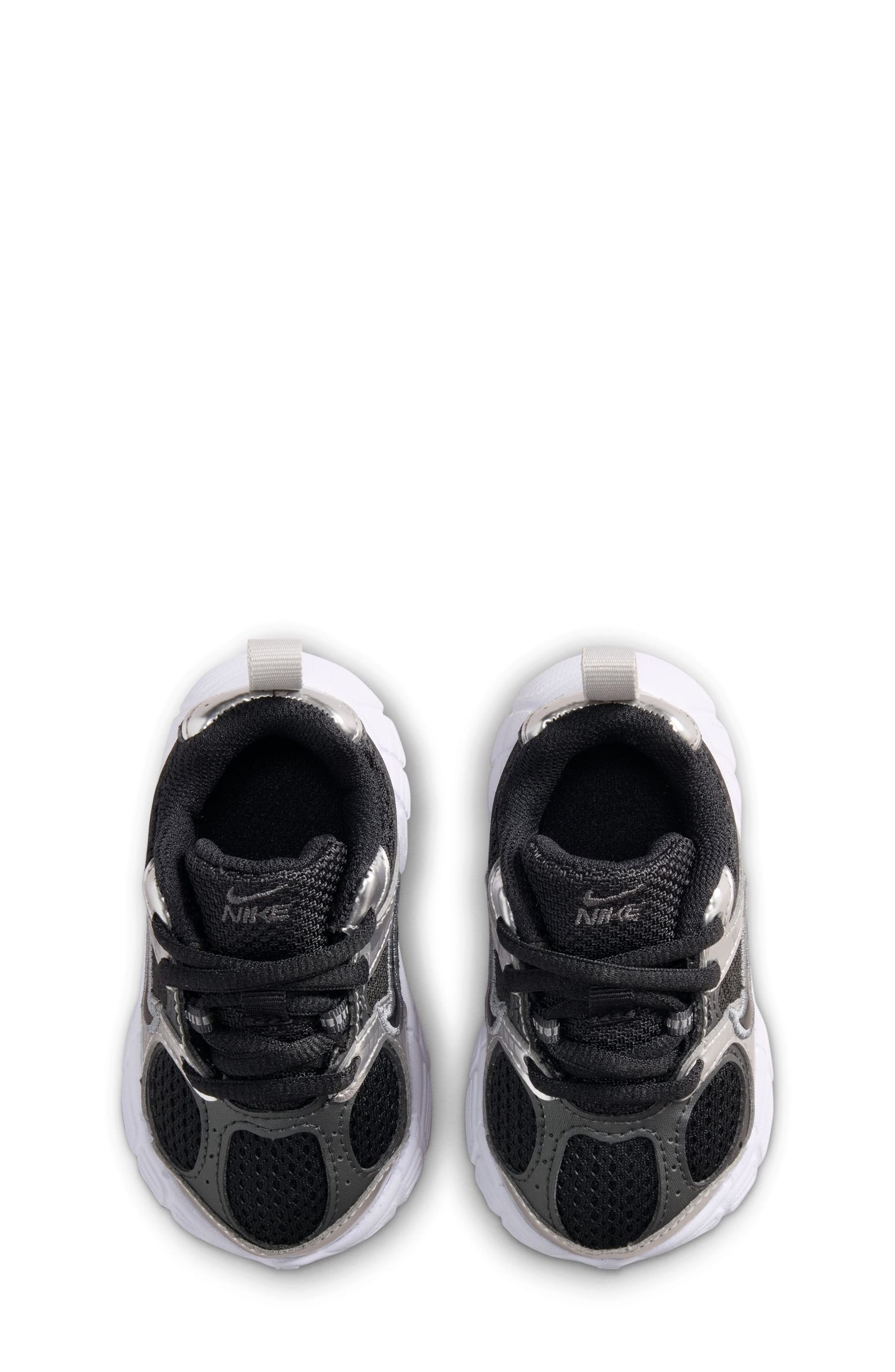 Nike Kids' V5 RNR Sneaker, Alternate, color, Black/ Black