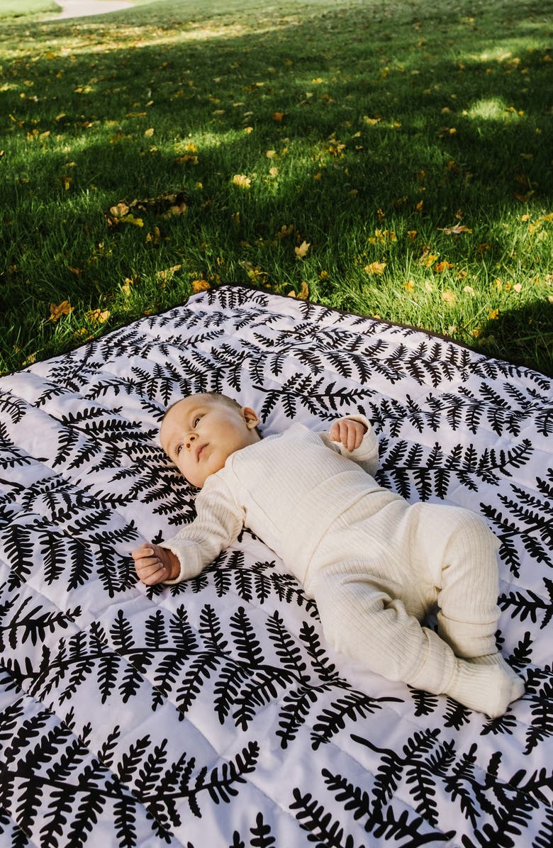 ETTA LOVES Sensory Print Reversible Outdoor Playmat, Alternate, color, Black/ White