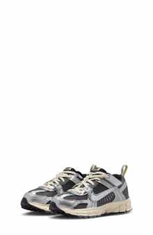 Kids' Vomero 5 Sneaker