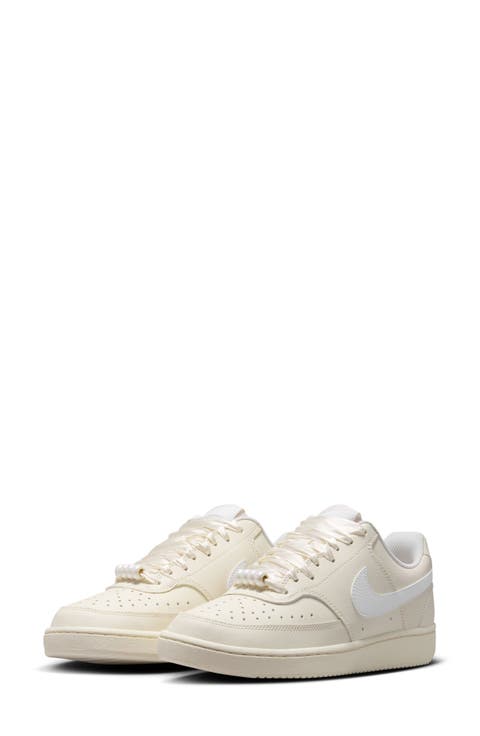 Court Vision Low Sneaker (Women)