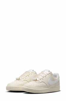 Court Vision Low Sneaker