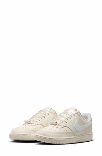 Court Vision Low Sneaker