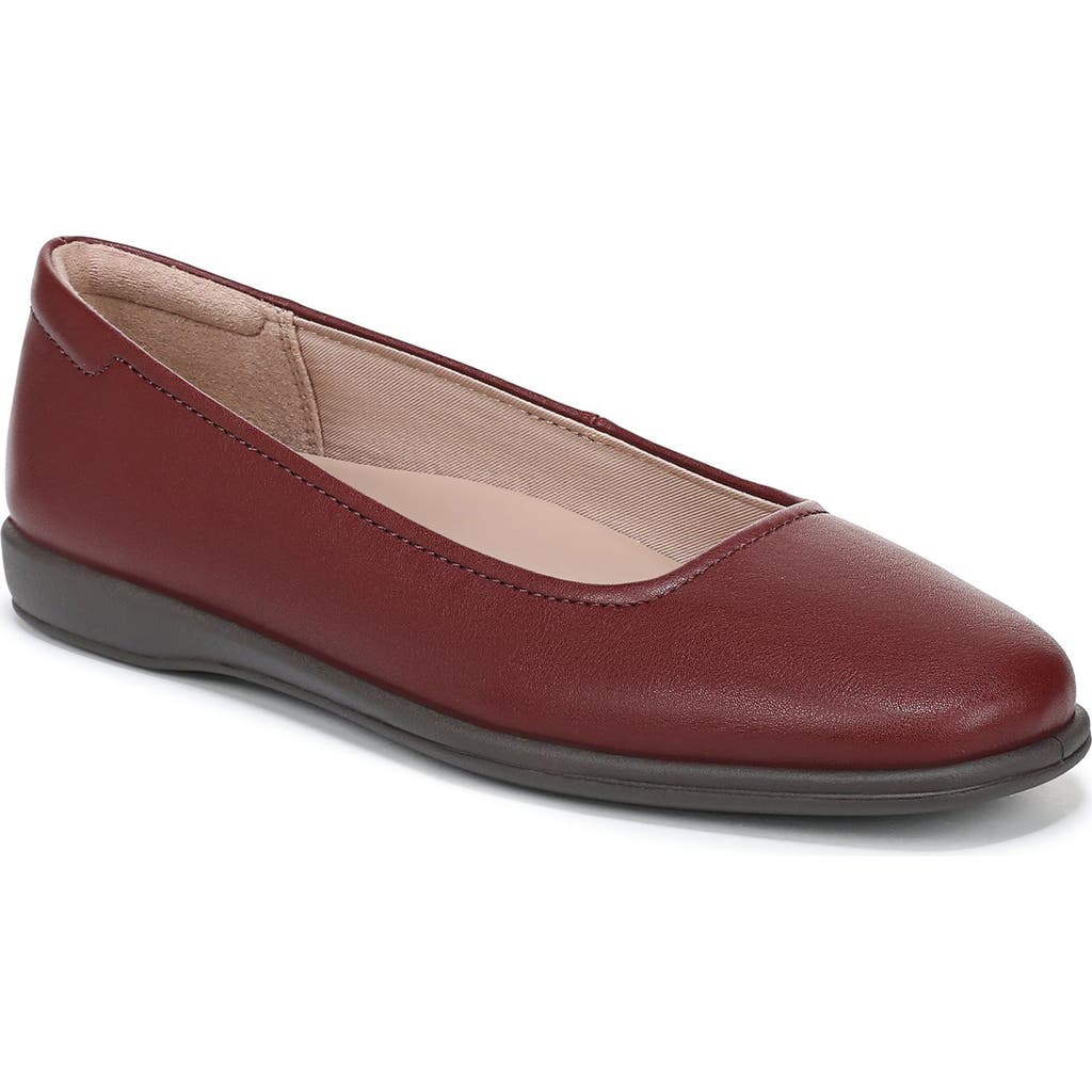 Naturalizer Soft Flex Ballet Flat In Red