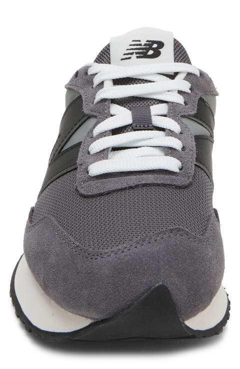 237 Sneaker