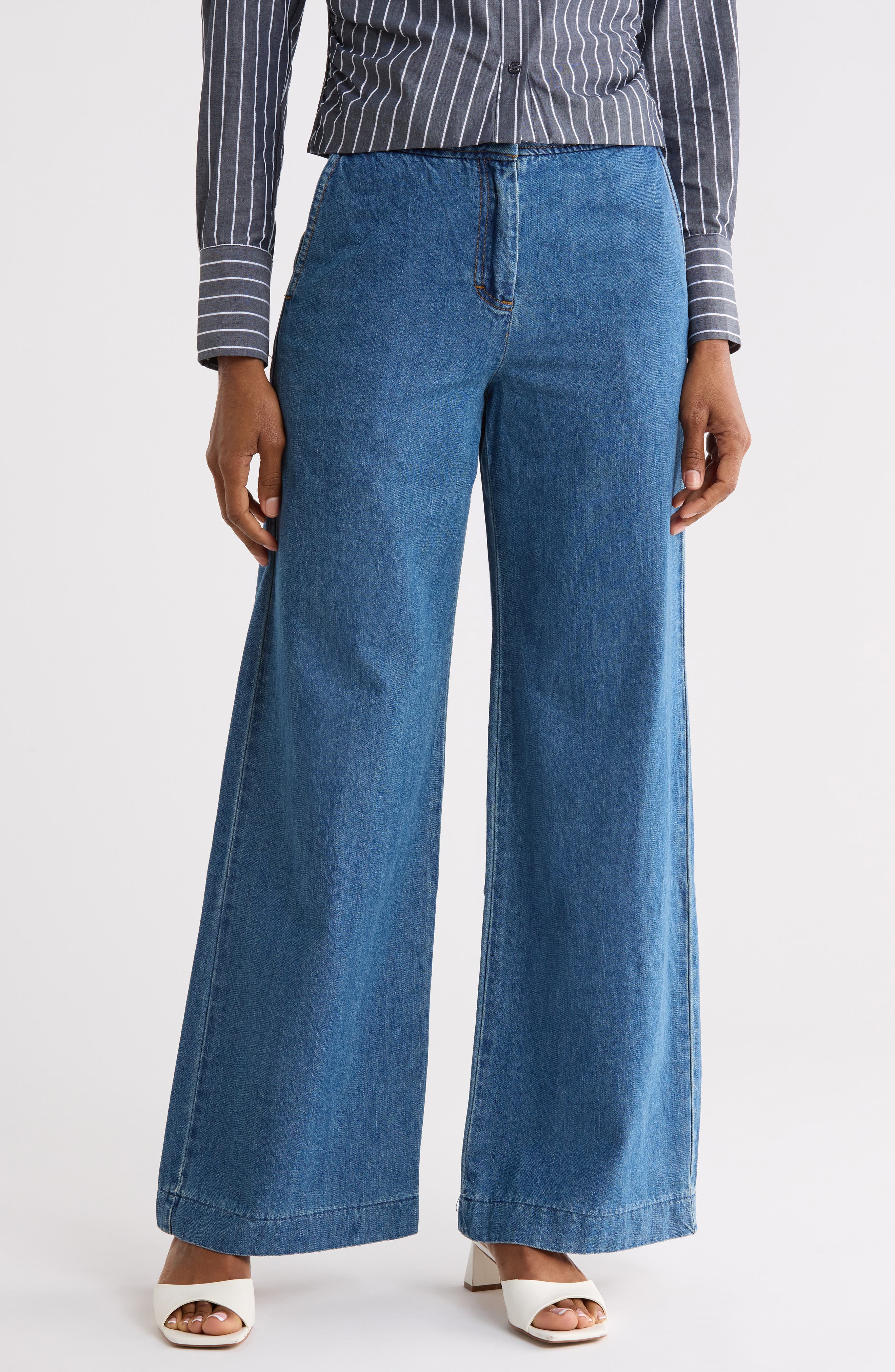 Mid Rise Wide Leg Jeans