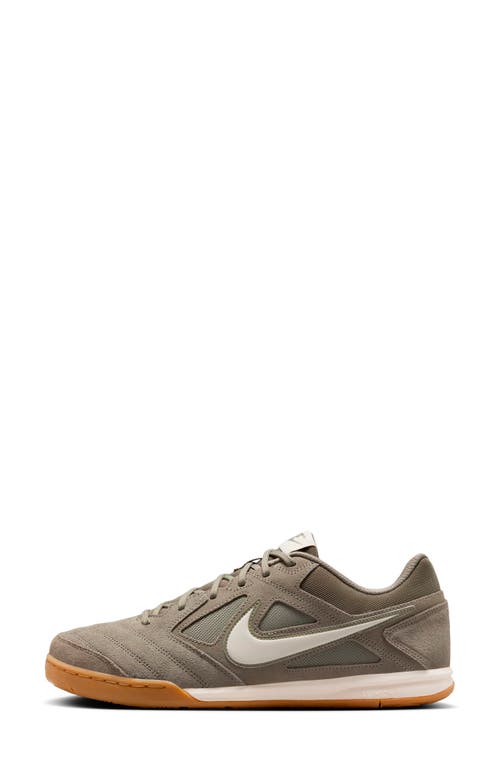 Nike Gato Soccer Sneaker
